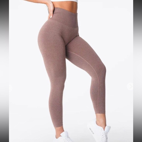 SOLD NWT 🤎 NVGTN NV Seamless Leggings - Picture 3 of 3